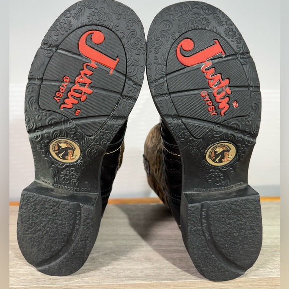 Justin Boots Black and Tan Heeled Boots - Picture 12 of 16